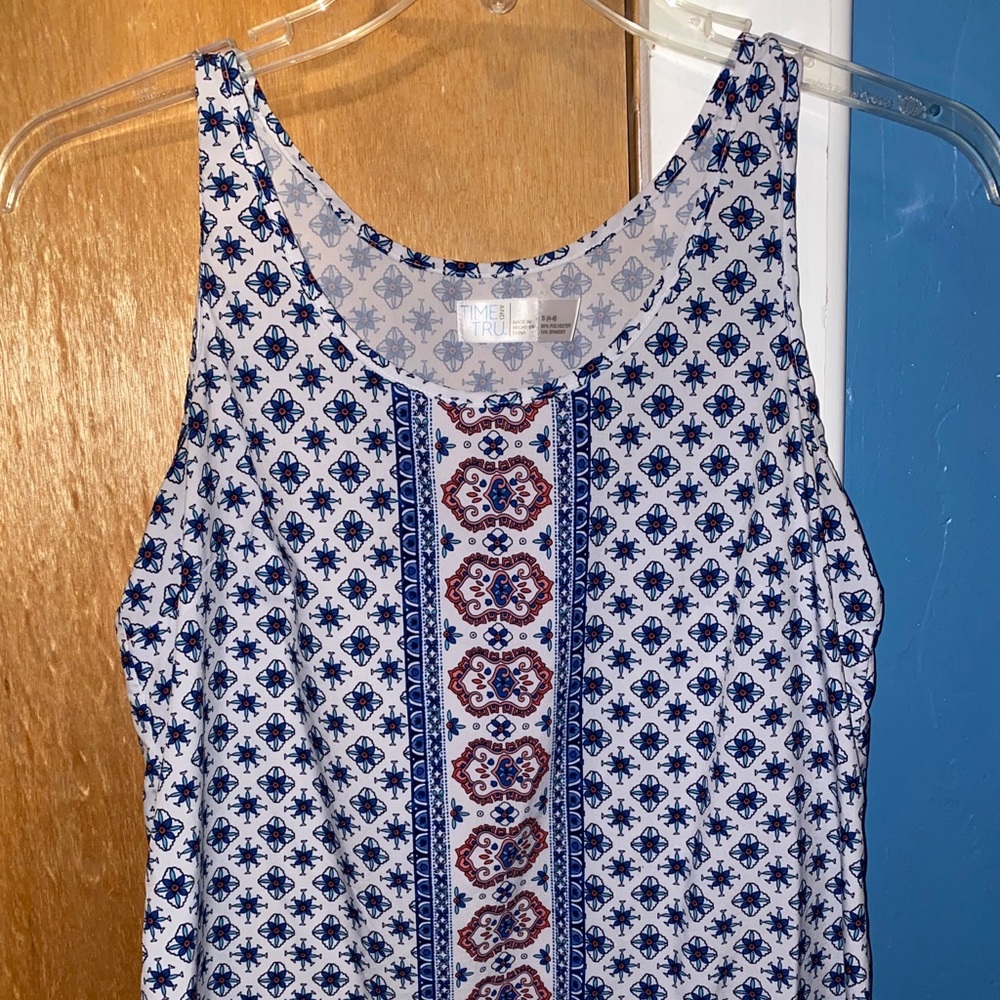 Time and tru tank top